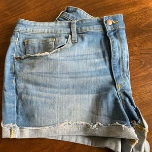 Universal Thread Shorts